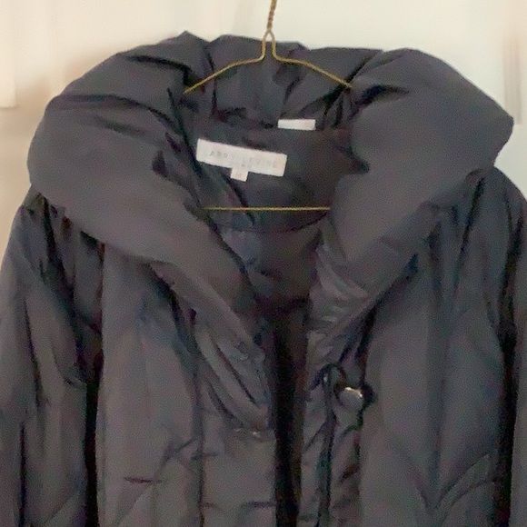 Ec…LARRY LEVINE. Down filled Jacket
Size. Medium - Picture 2 of 6